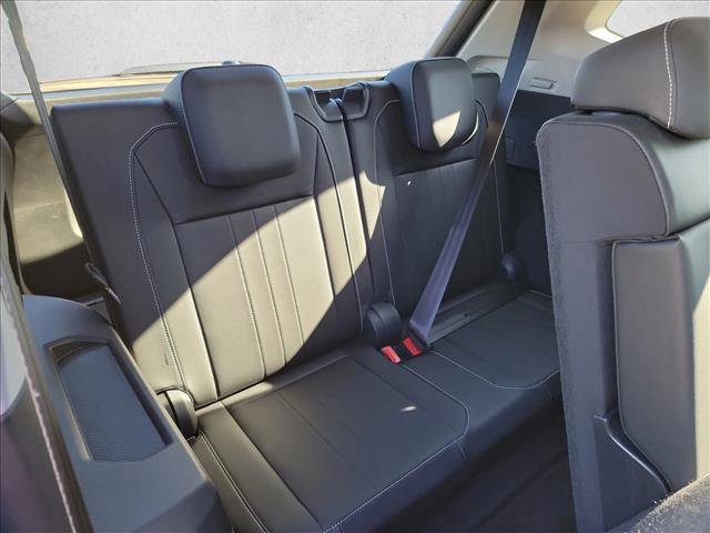 Used 2024 Volkswagen Tiguan SE FWD image 15