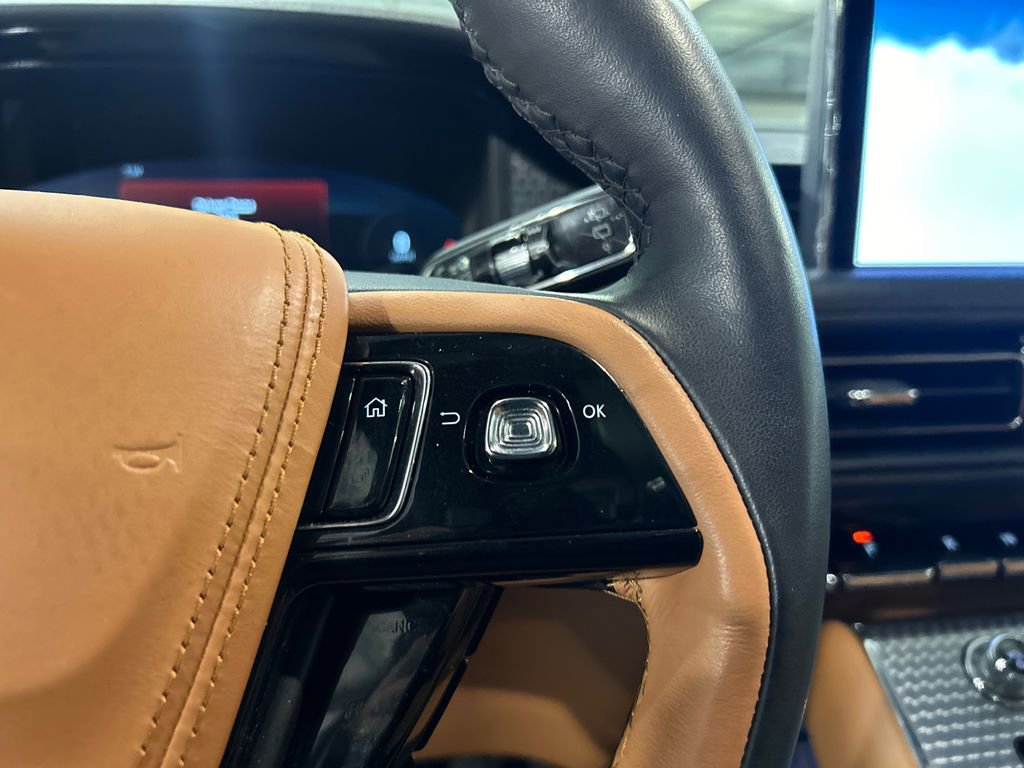 Used 2023 Lincoln Aviator Black Label w/ Dynamic Handling Package AWD/4WD image 13