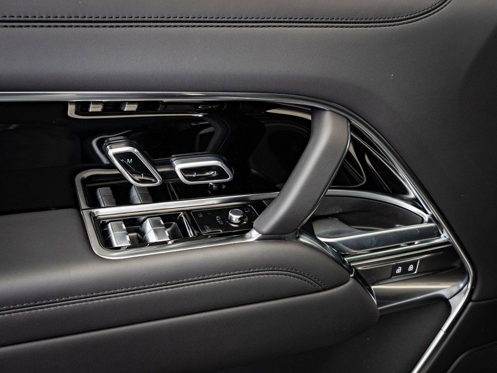 New 2026 Land Rover Range Rover SE AWD/4WD image 23