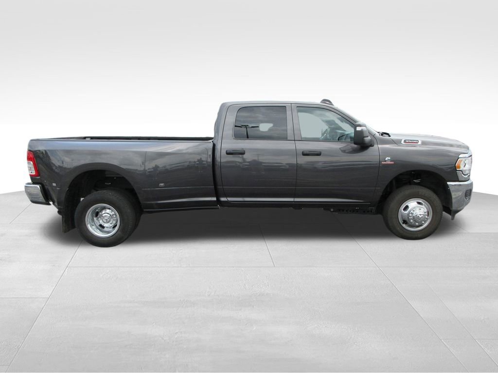Used 2024 RAM 3500 Tradesman w/ Chrome Appearance Group AWD/4WD image 7