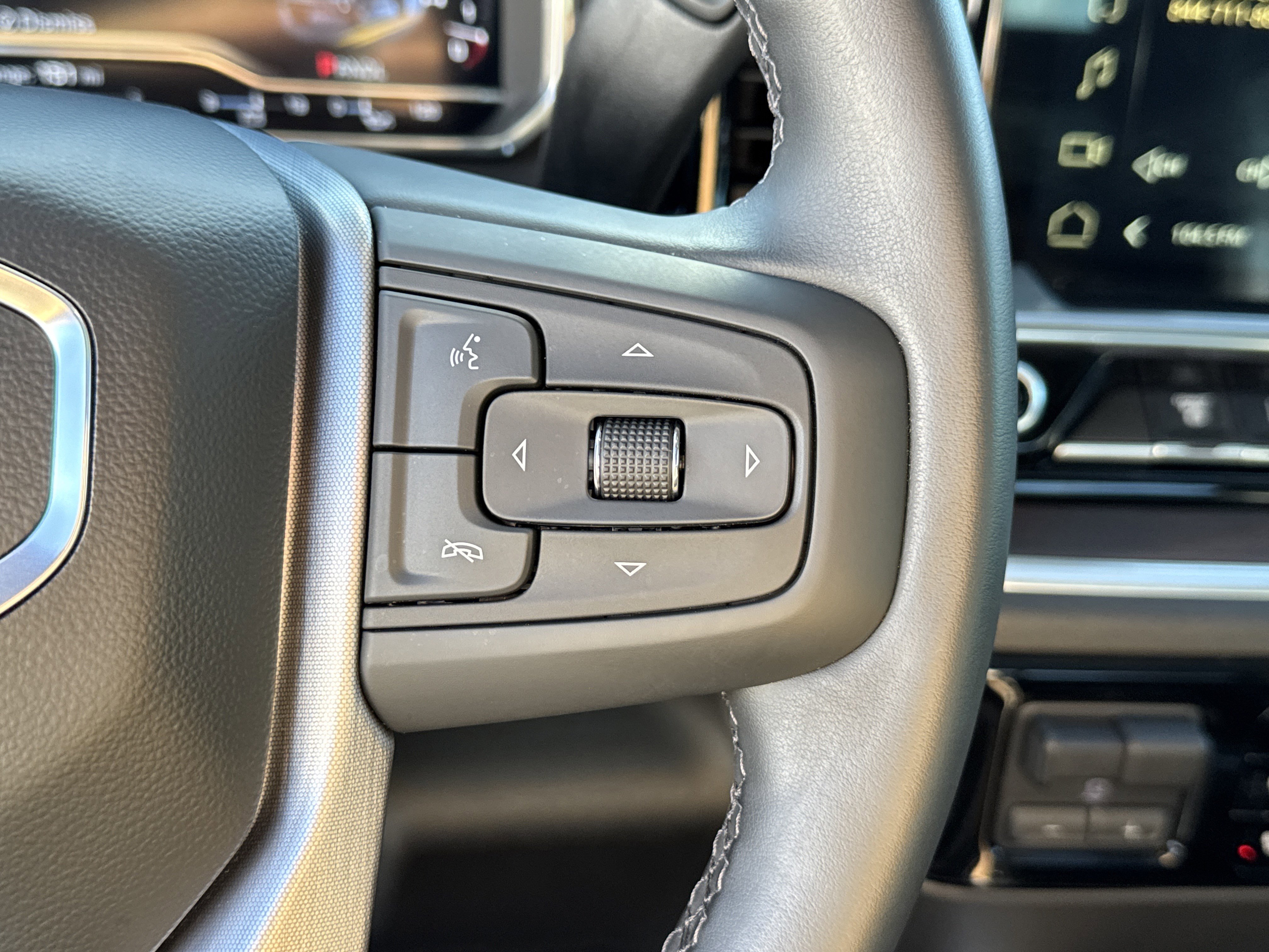 Used 2024 GMC Sierra 2500 SLT w/ SLT Convenience Package image 30