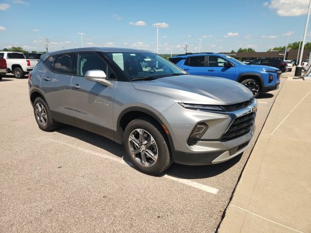 Used 2025 Chevrolet Blazer LT AWD/4WD image 6