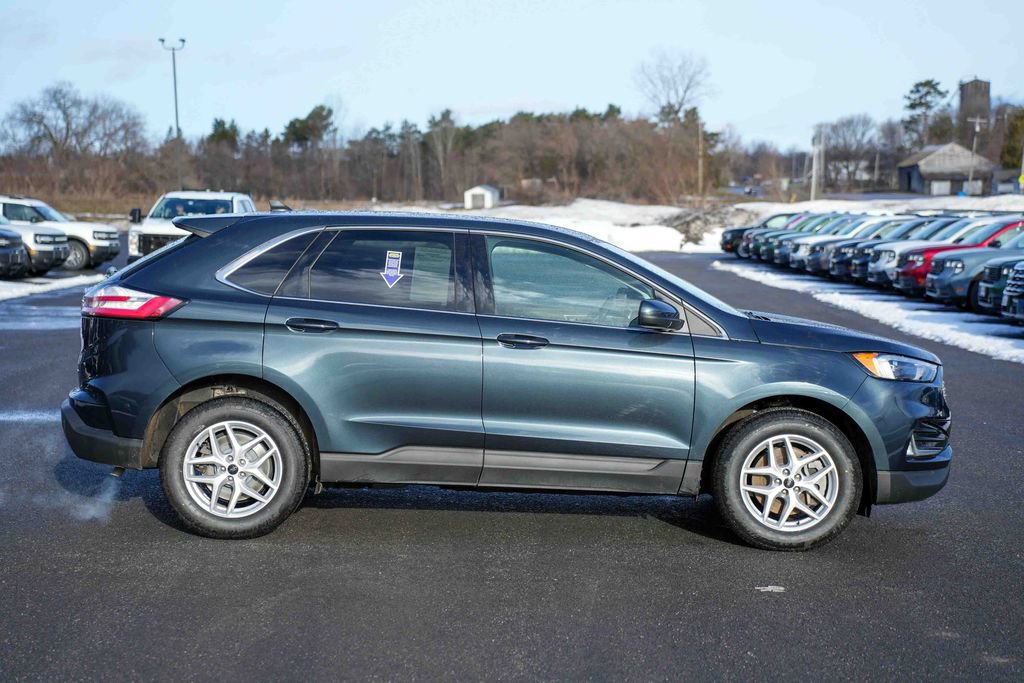Used 2024 Ford Edge SEL w/ Convenience Package image 4