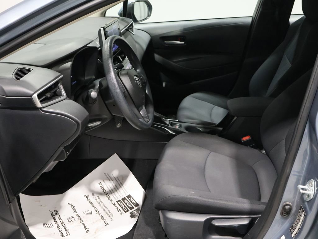 Used 2021 Toyota Corolla LE image 10