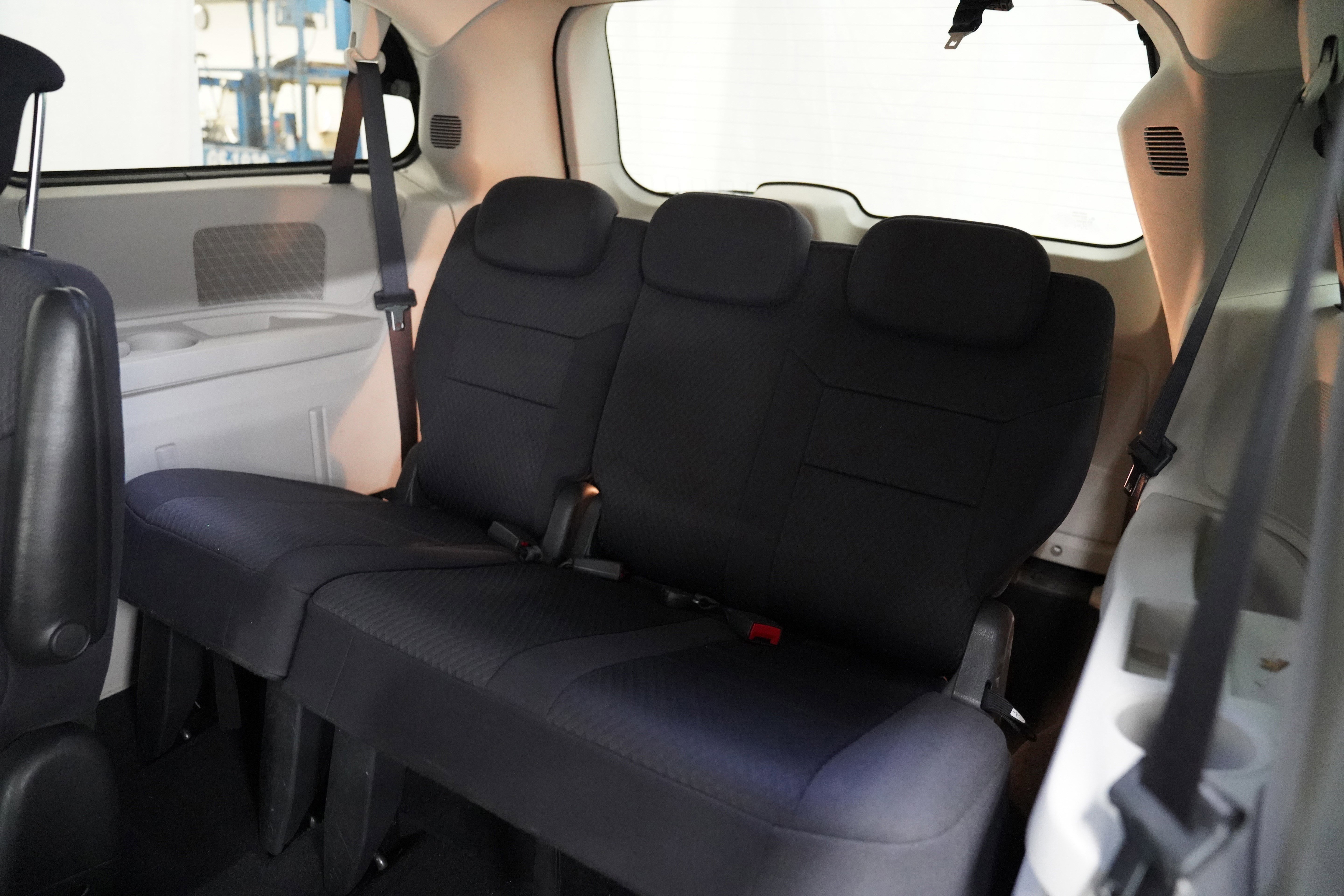 Used 2010 Dodge Grand Caravan SXT FWD image 6