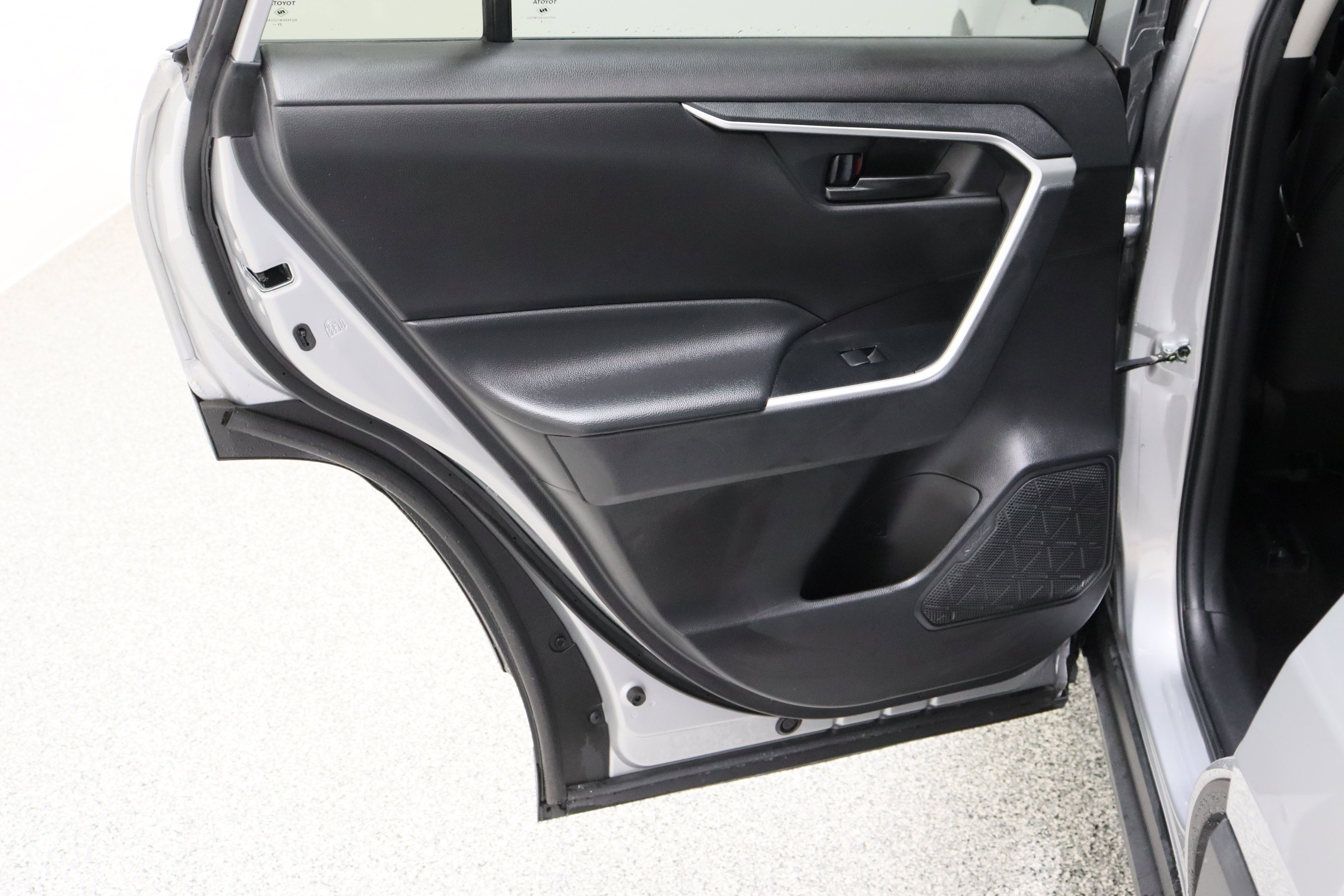 Used 2024 Toyota RAV4 LE image 23