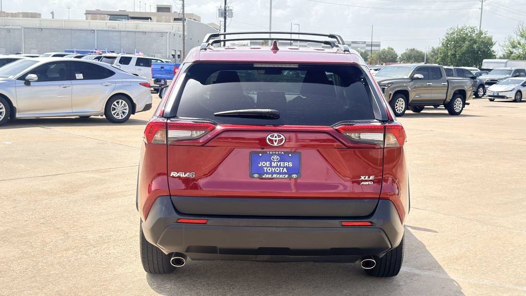 Used 2021 Toyota RAV4 XLE AWD/4WD image 8
