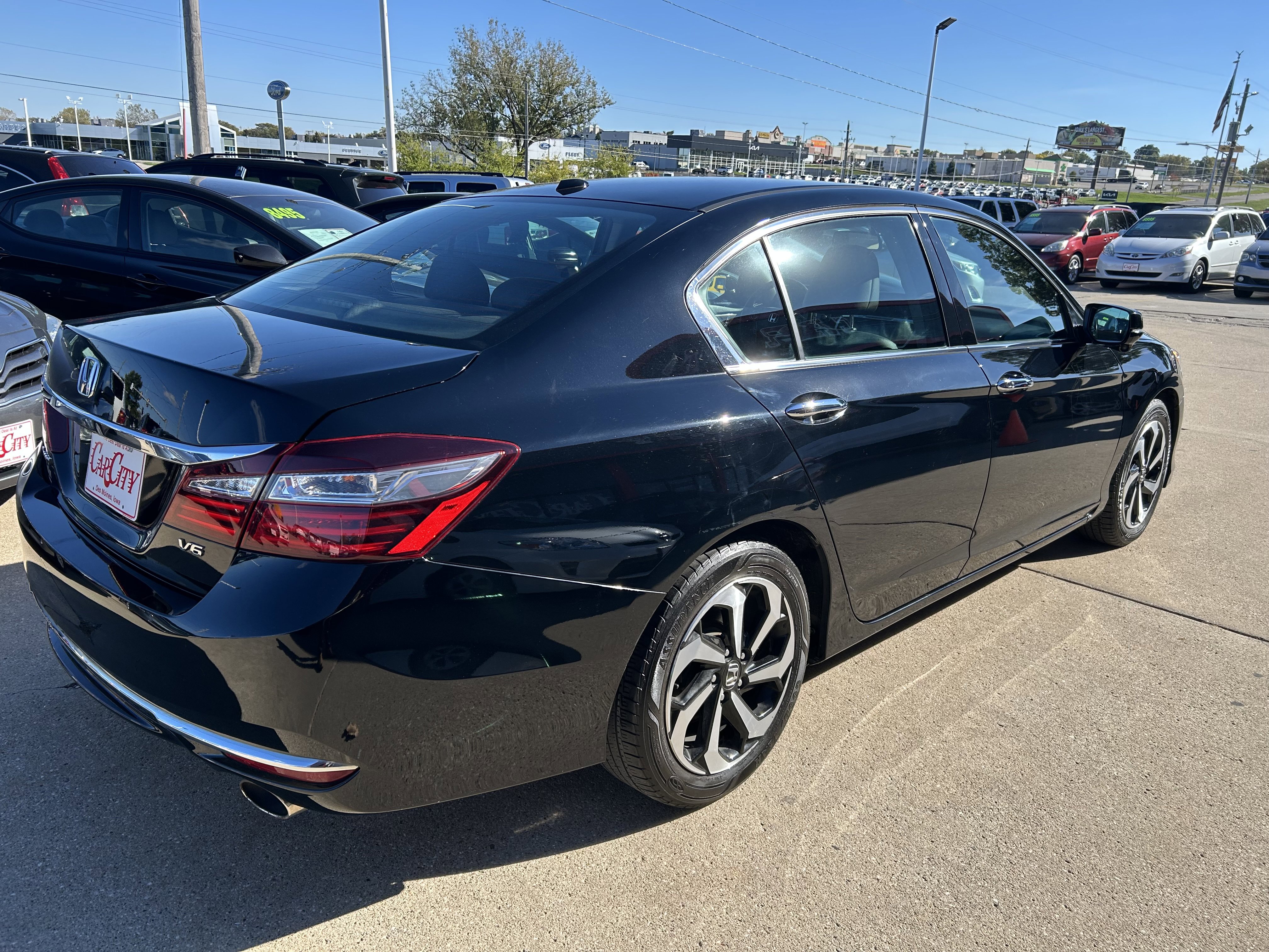 Used 2017 Honda Accord EX-L image 4
