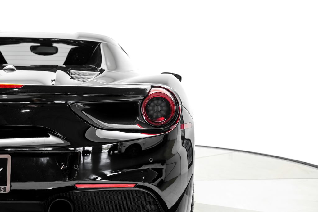 Used 2018 Ferrari 488 Spider RWD image 47