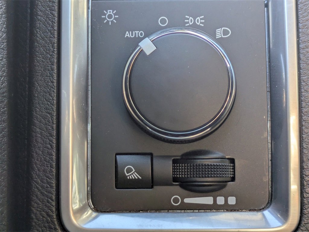 Used 2024 RAM 1500 Classic SLT image 25