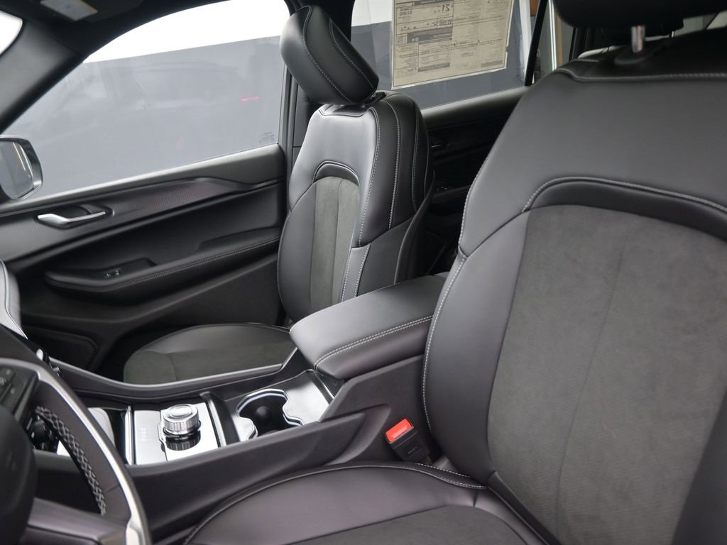 New 2025 Jeep Grand Cherokee L Altitude image 31