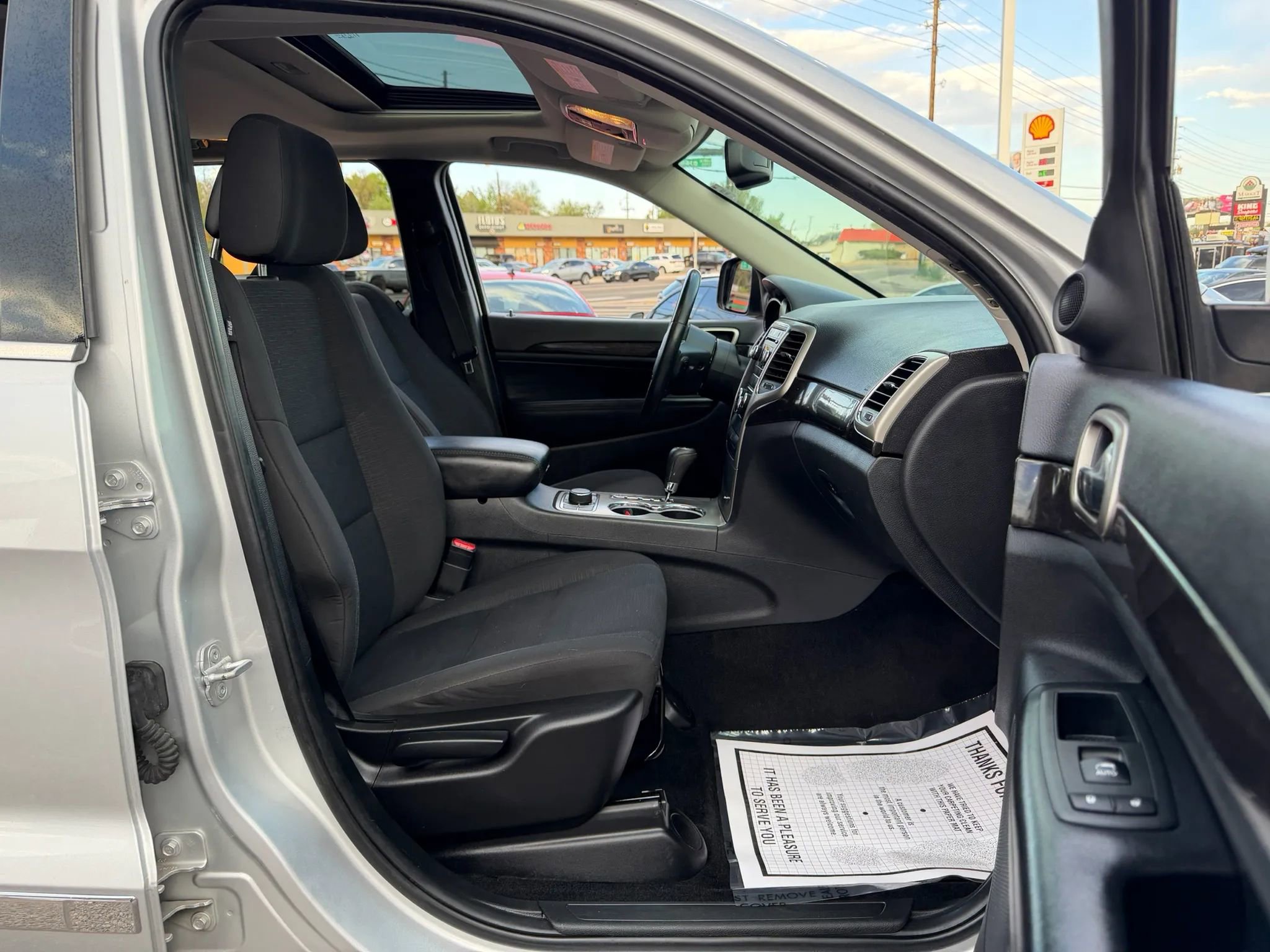 Used 2013 Jeep Grand Cherokee Laredo w/ Laredo E Group AWD/4WD image 19