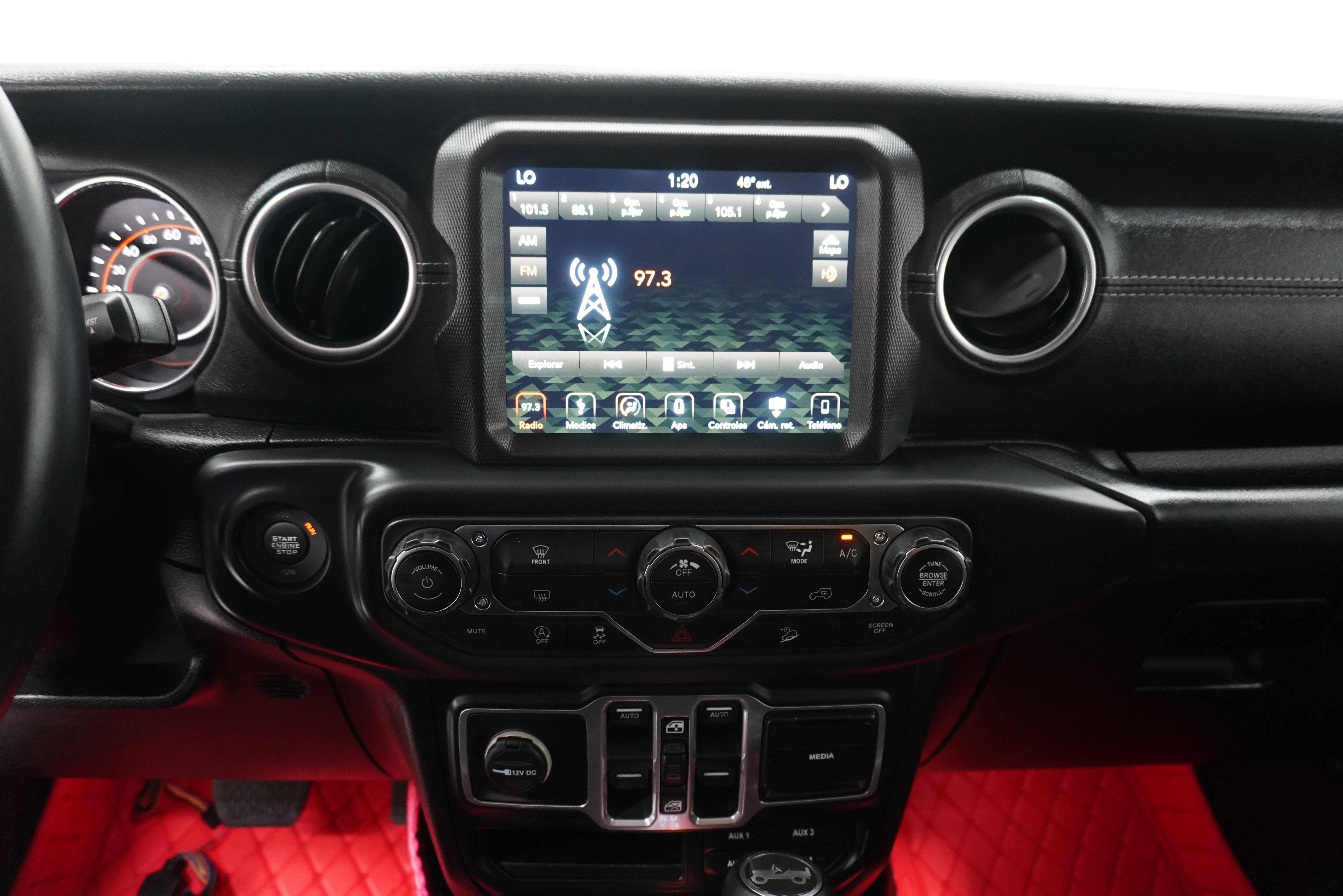 Used 2018 Jeep Wrangler Unlimited Sahara AWD/4WD image 19