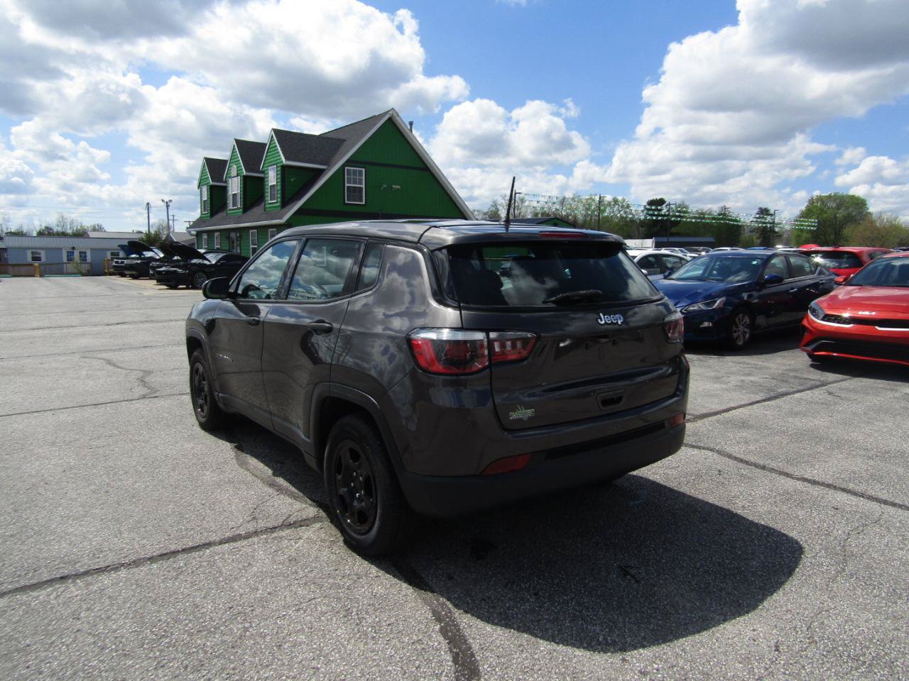 Used 2018 Jeep Compass Sport w/ Cold Weather Group FWD image 5