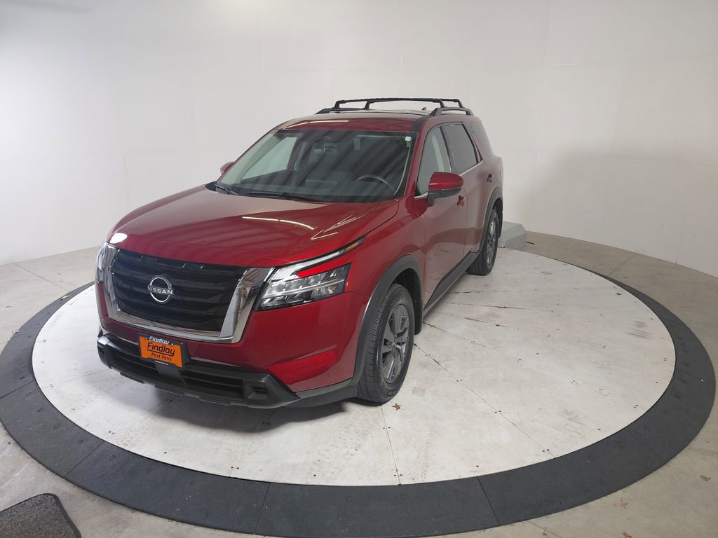 Used 2022 Nissan Pathfinder SV image 3