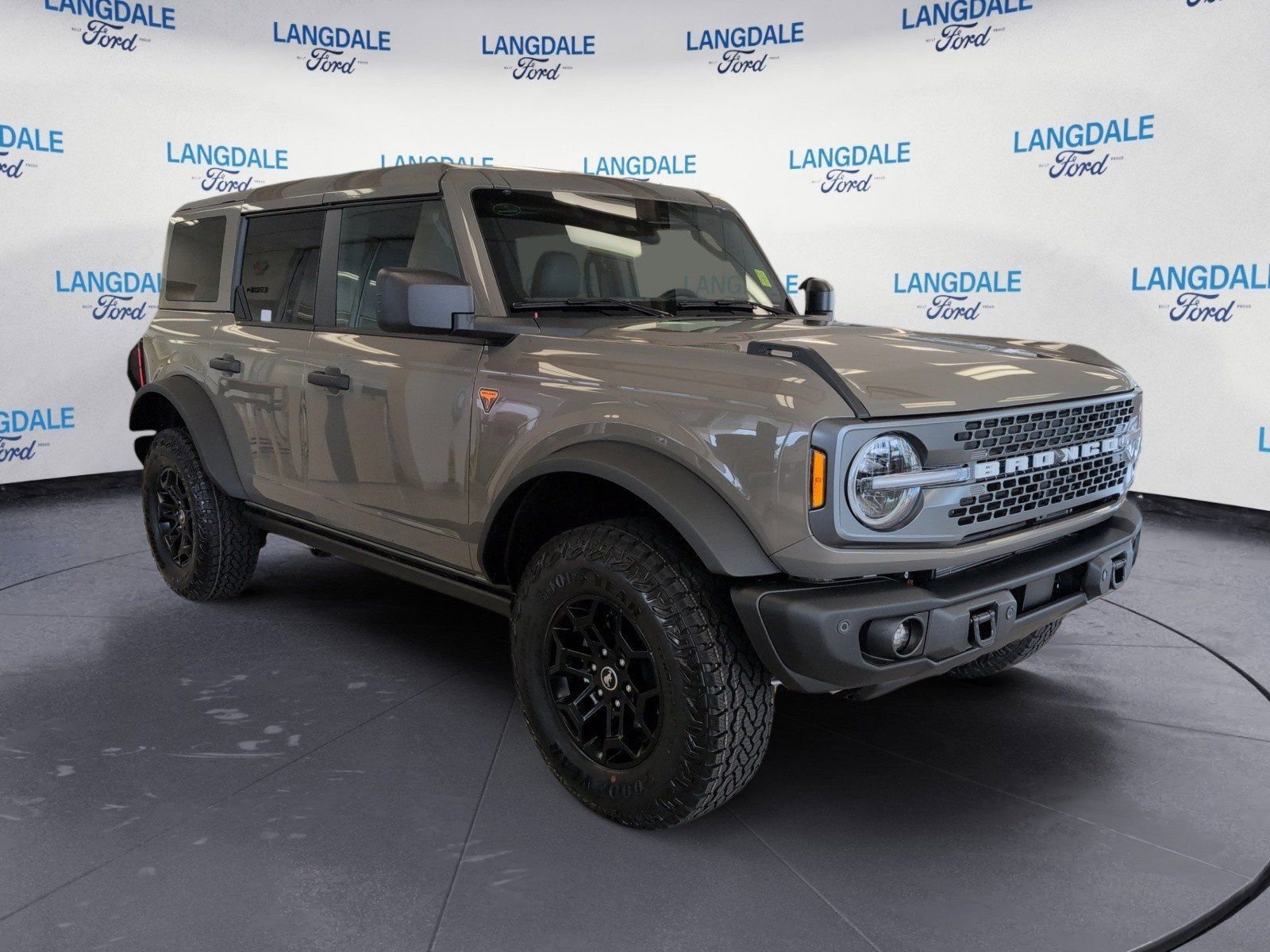 New 2026 Ford Bronco Badlands AWD/4WD video 2