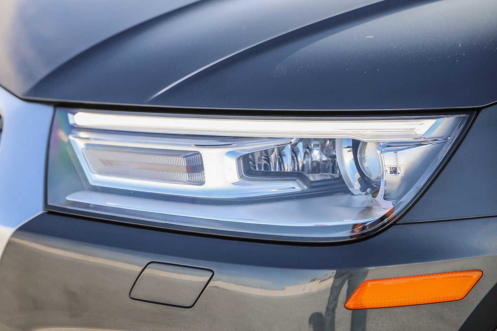 Used 2020 Audi Q5 2.0T Premium w/ Convenience Package image 8