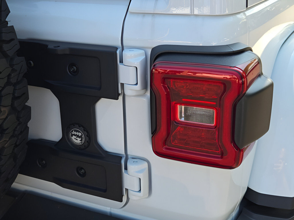 New 2027 Jeep Wrangler Unlimited Rubicon AWD/4WD image 14