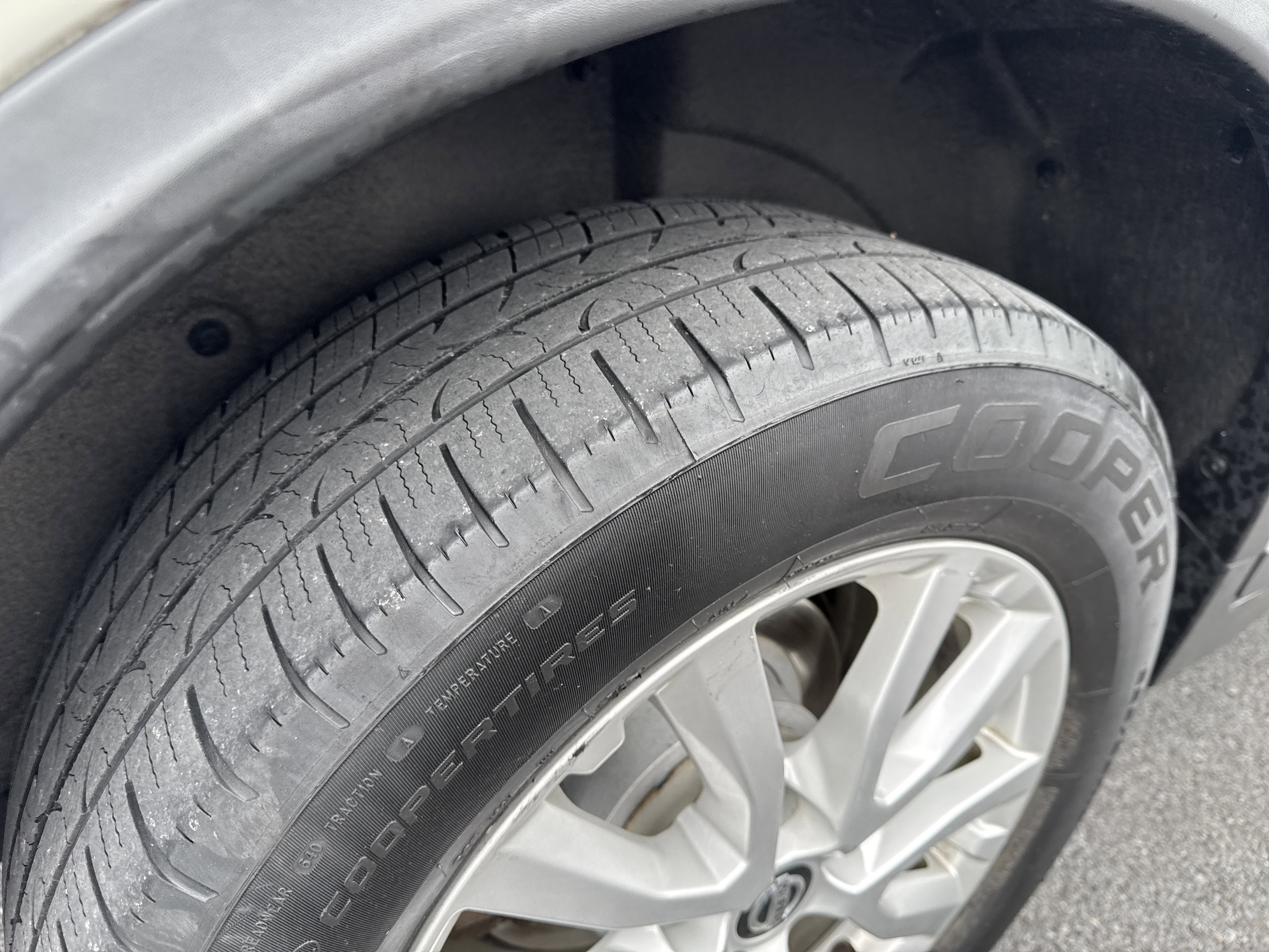 Used 2018 Nissan Rogue SV image 11