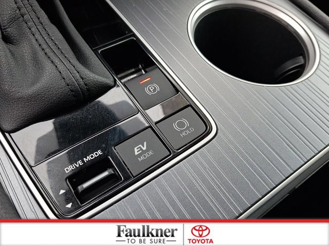 Certified 2025 Toyota Sienna XLE image 22