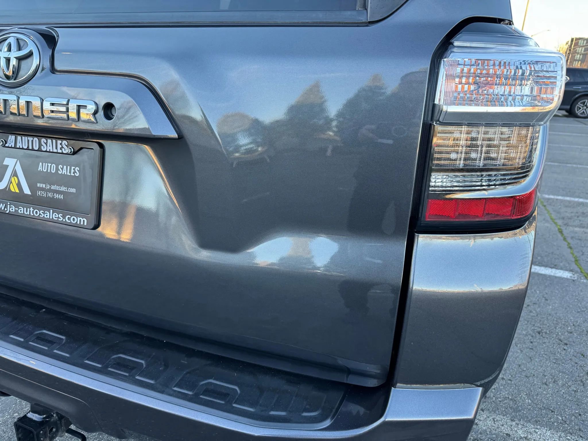 Used 2017 Toyota 4Runner SR5 Premium image 16