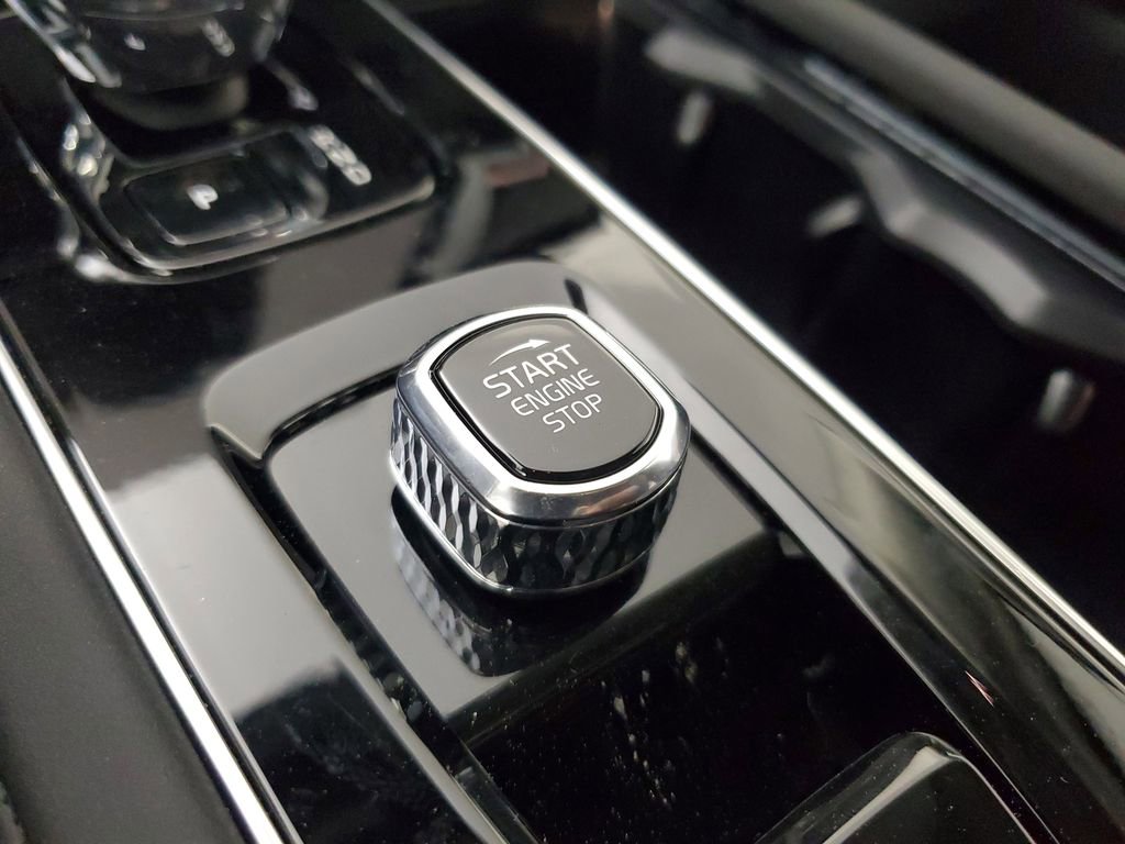 New 2026 Volvo XC90 T8 Ultra w/ Lounge Package image 32