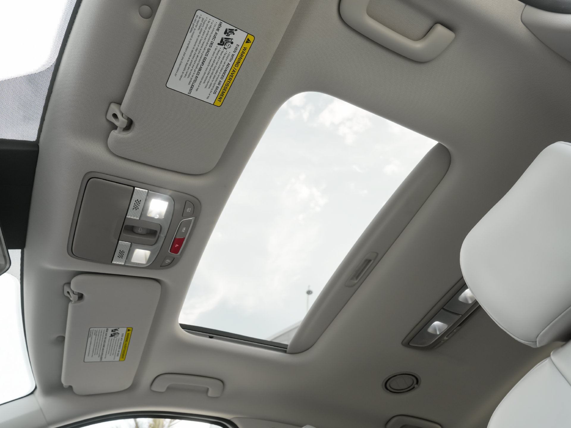 Used 2025 Kia Telluride S FWD image 19