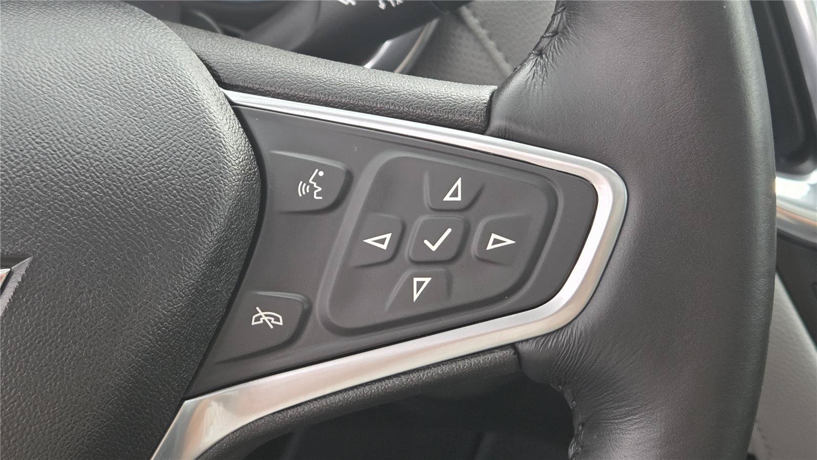 Used 2018 Chevrolet Equinox Premier AWD/4WD image 20
