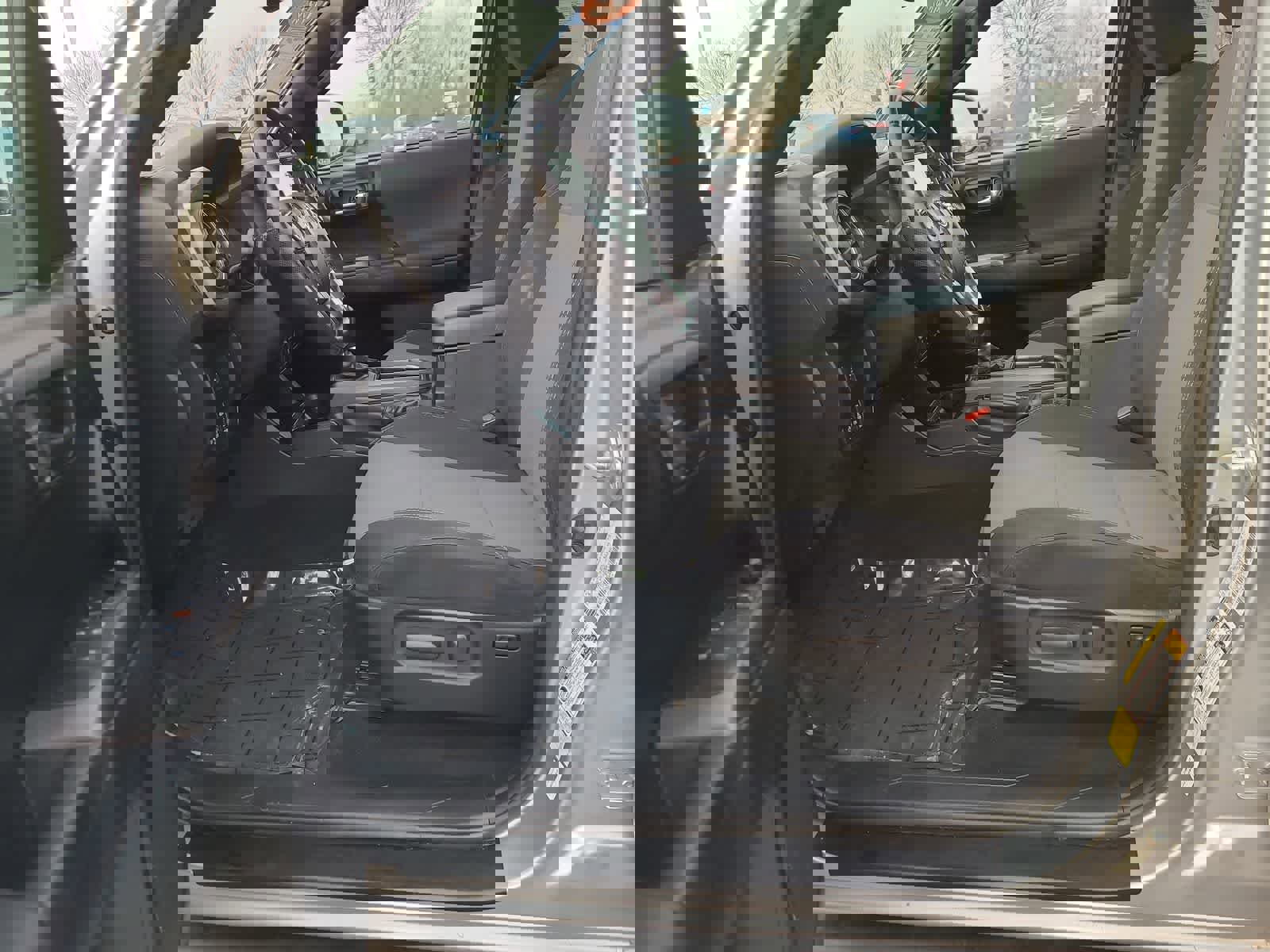 Used 2022 Toyota Tacoma TRD Sport w/ Technology Package image 19