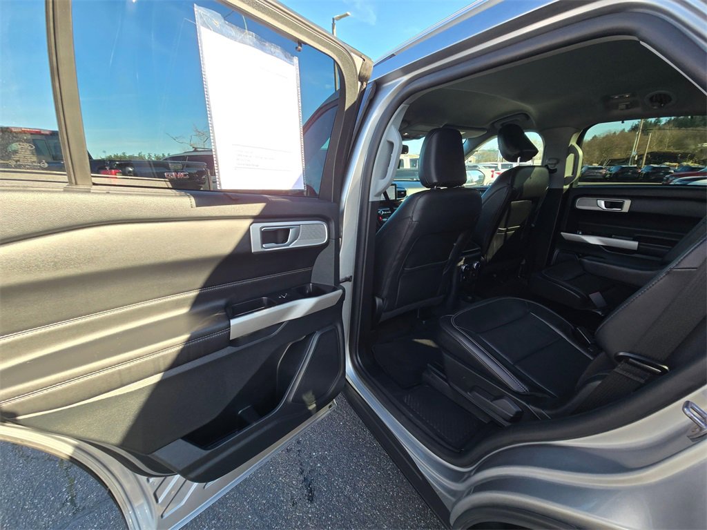 Used 2023 Ford Explorer Limited image 10