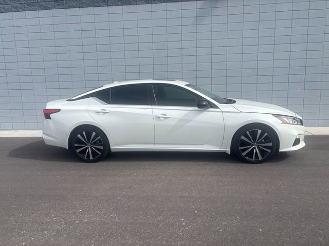 Used 2022 Nissan Altima 2.0 SR FWD image 2