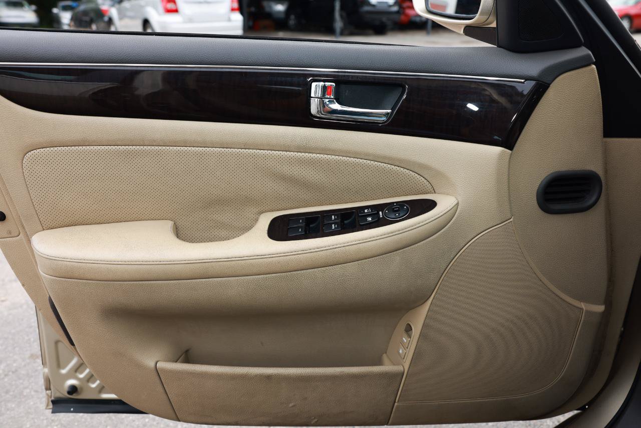 Used 2011 Hyundai Genesis 3.8 RWD image 40