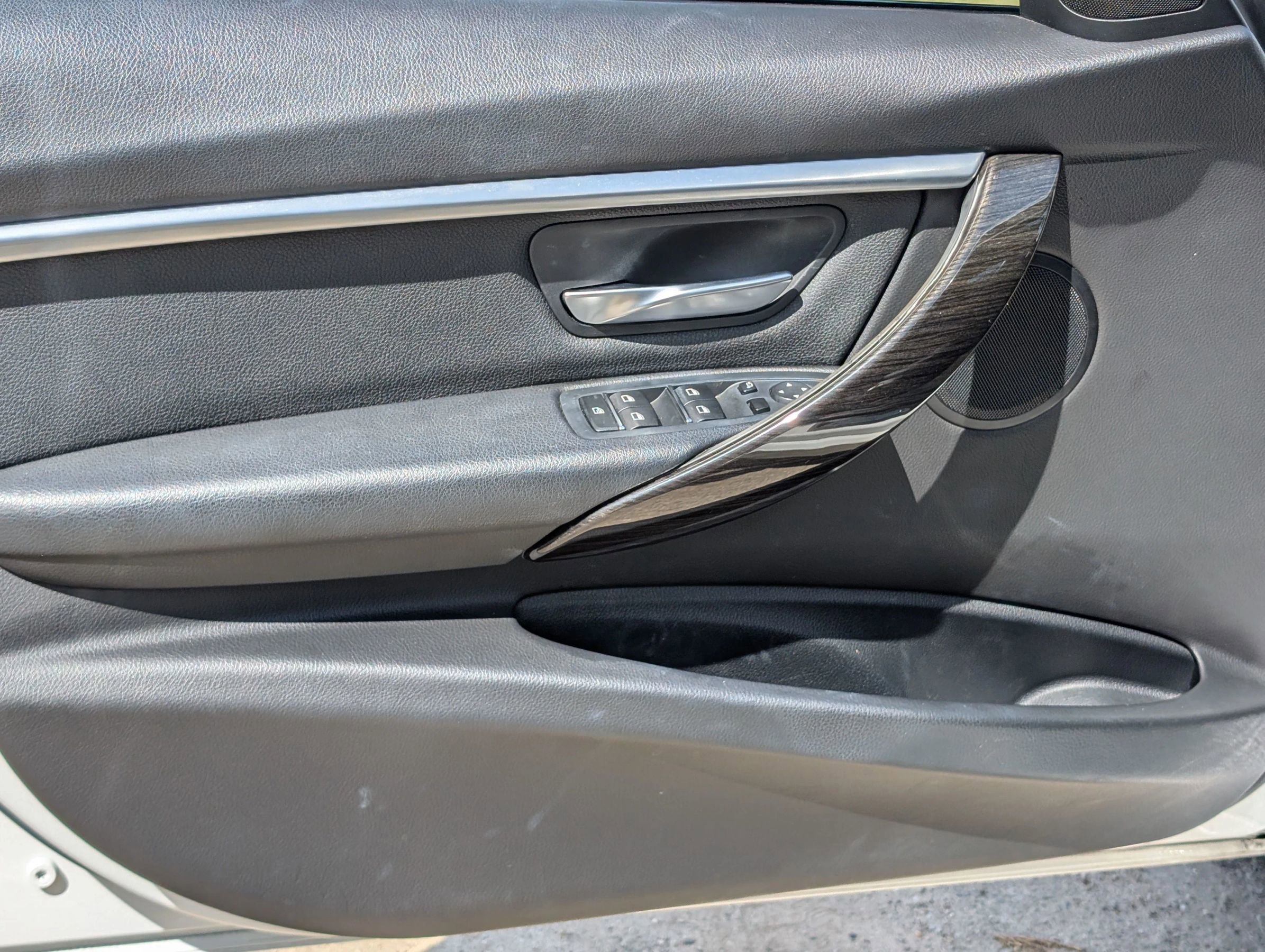 Used 2018 BMW 330i Sedan RWD image 14