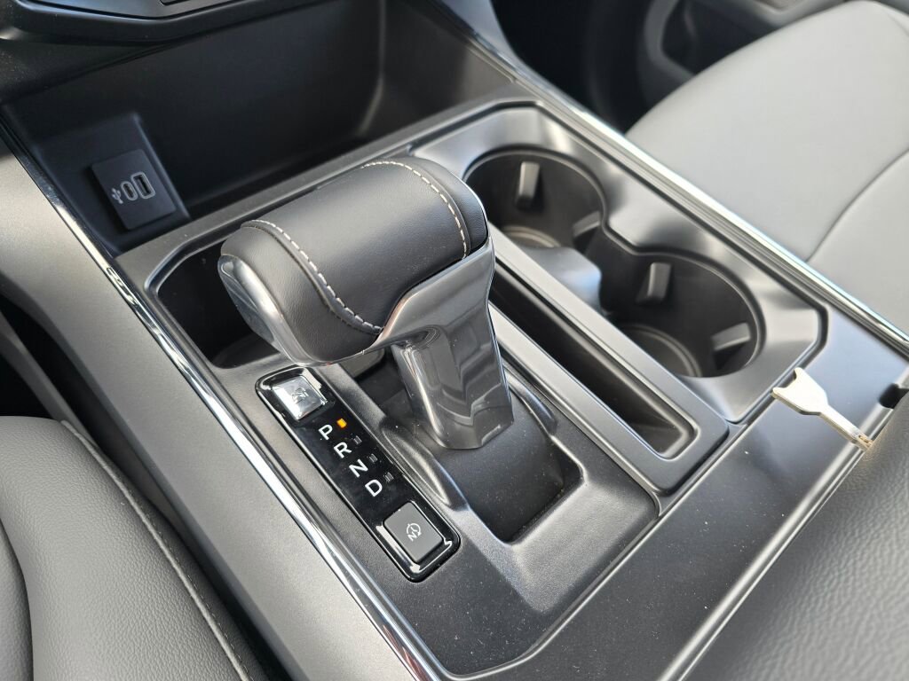 New 2025 Ford F150 Lightning Flash AWD/4WD image 24