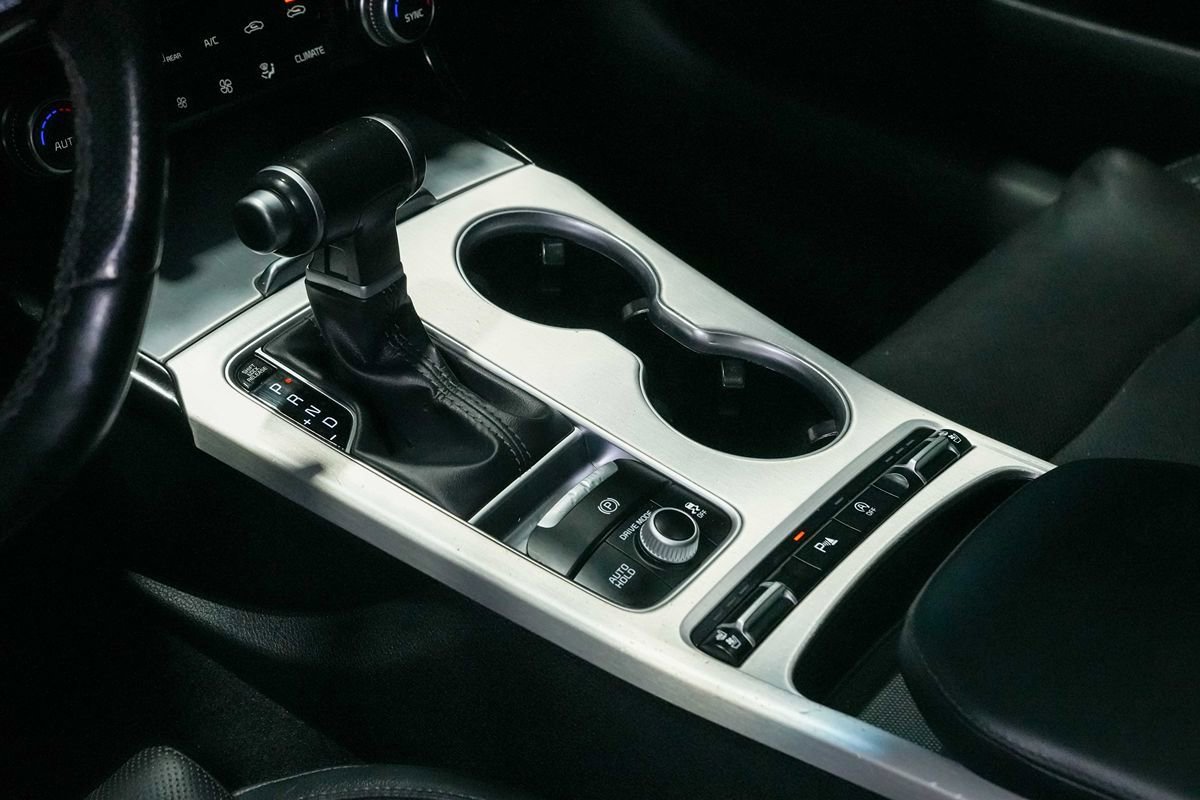 Used 2019 Kia Stinger GT1 RWD image 21