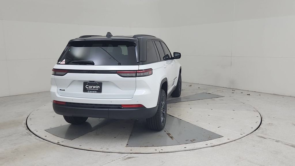 New 2025 Jeep Grand Cherokee Limited image 12