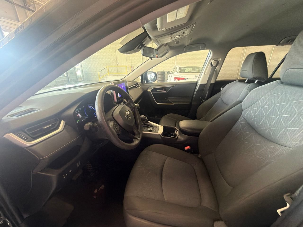 Used 2025 Toyota RAV4 XLE AWD/4WD image 8