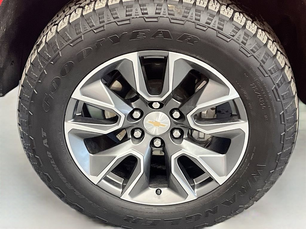 Used 2025 Chevrolet Silverado 1500 LT image 31