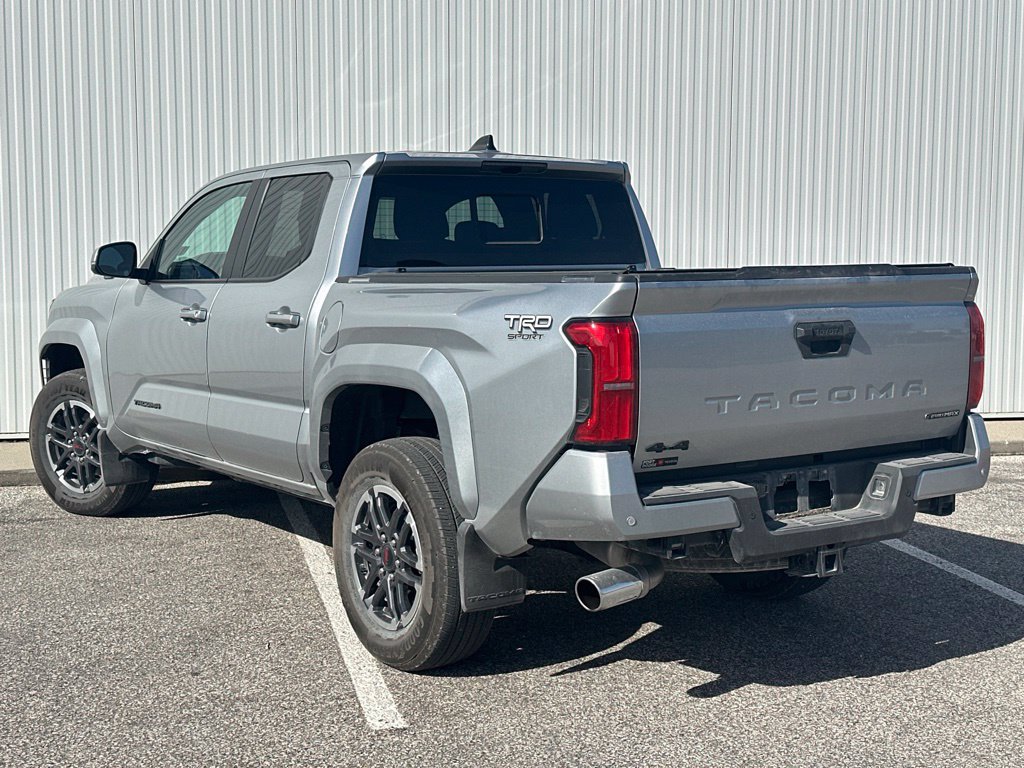 Used 2025 Toyota Tacoma TRD Sport w/ TRD Sport Upgrade Package AWD/4WD image 5