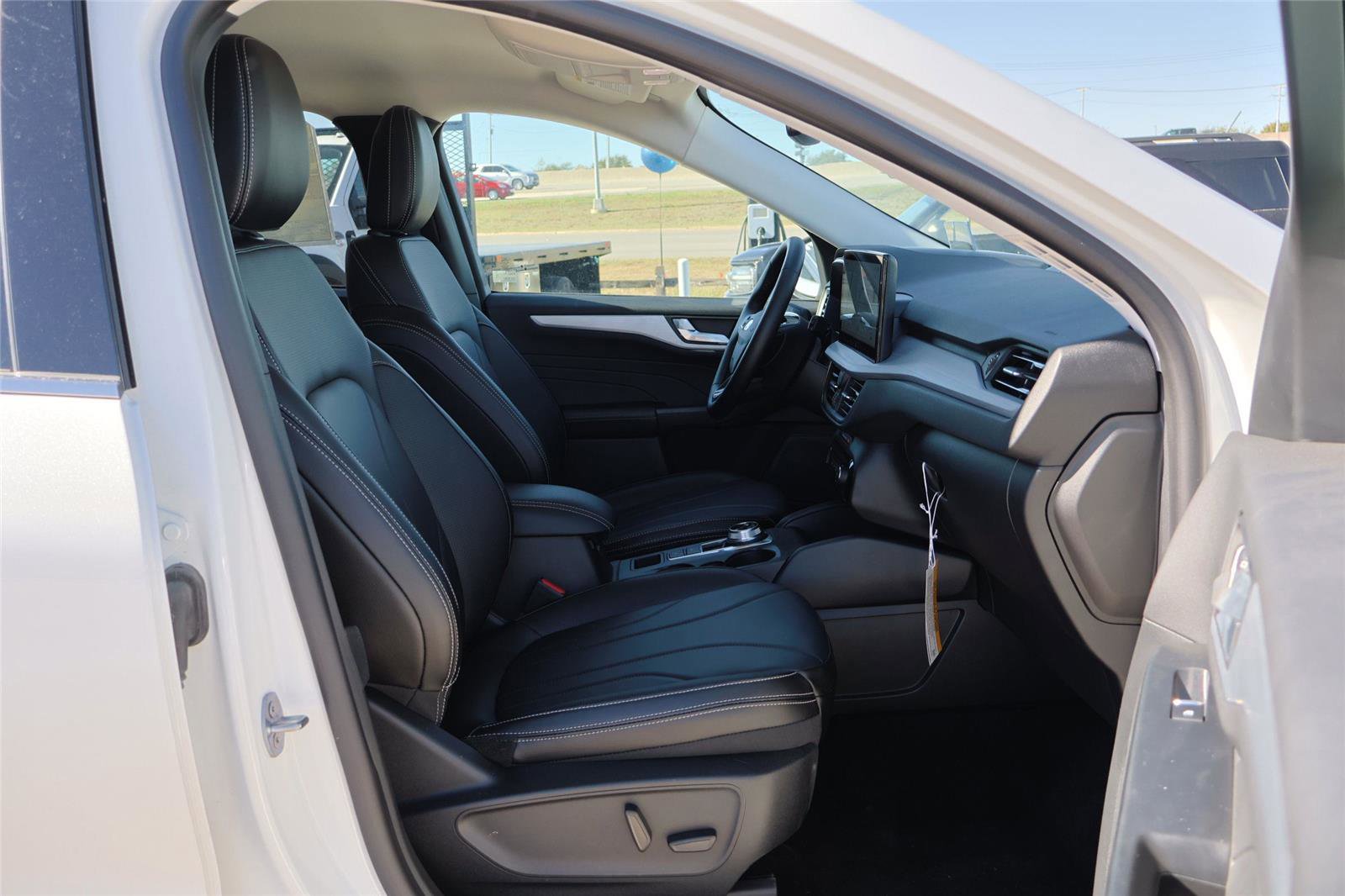 New 2025 Ford Escape SE w/ PHEV Premium Package image 32