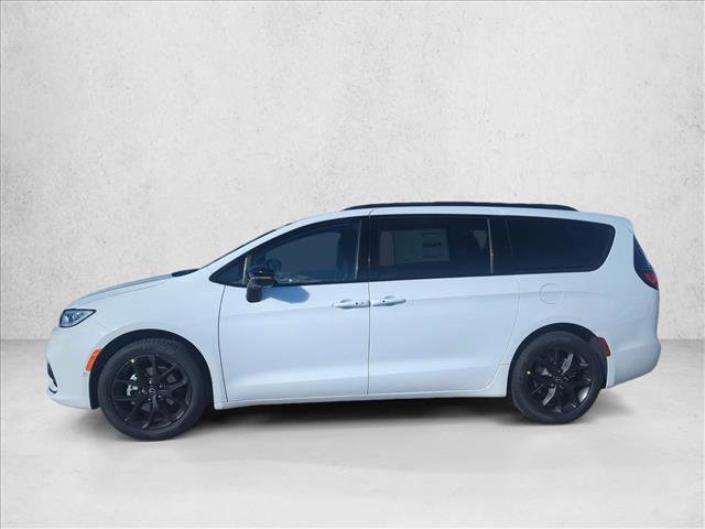 New 2026 Chrysler Pacifica Select w/ S Appearance Package image 4