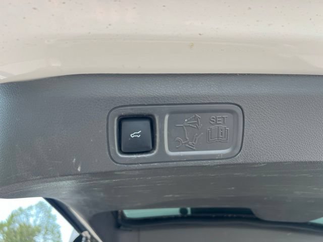 Used 2019 Ford Expedition Limited w/ Equipment Group 302A AWD/4WD image 15