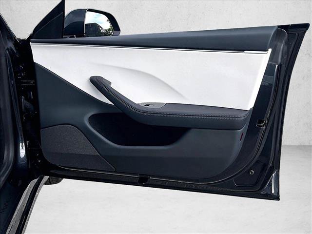 Used 2025 Tesla Model 3 Long Range RWD image 19