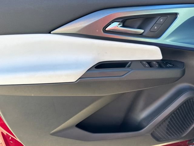 New 2025 Chevrolet Equinox EV LT image 10