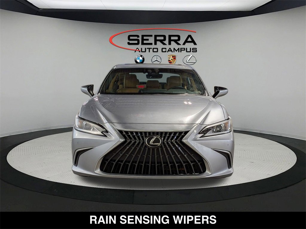 Used 2023 Lexus ES 300h w/ Accessory Package (Z2) image 17