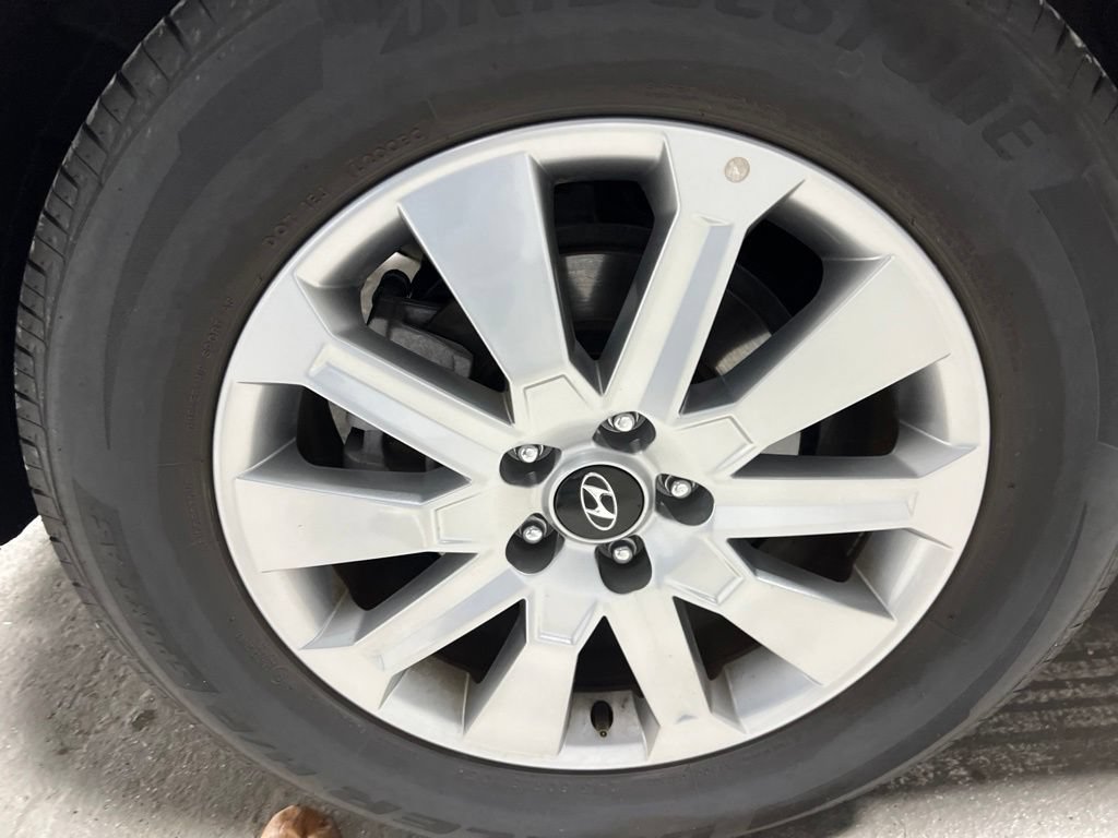 Used 2019 Buick Envision Essence w/ LPO, Road Trip Package FWD image 43