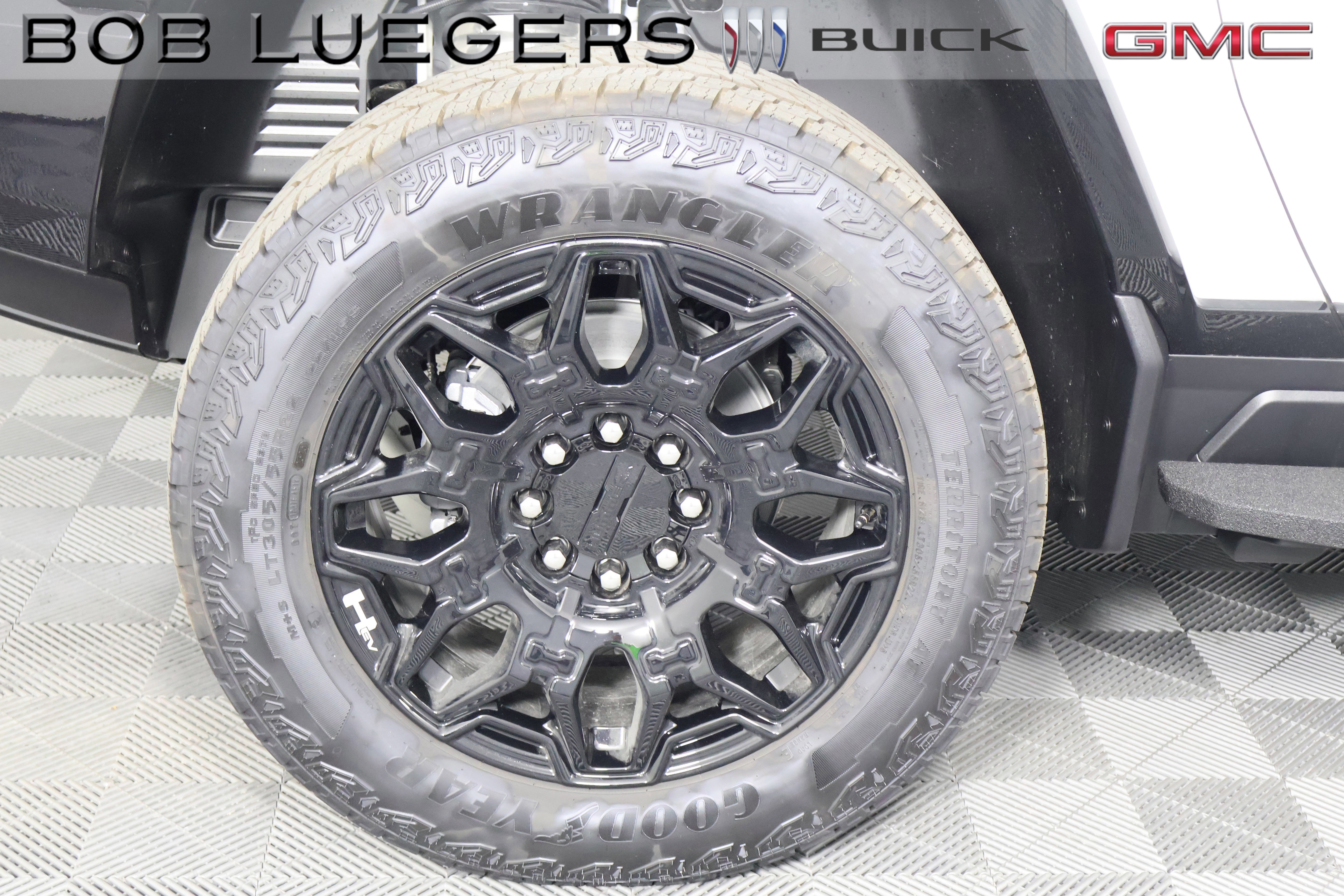 New 2026 GMC Hummer EV SUV image 3