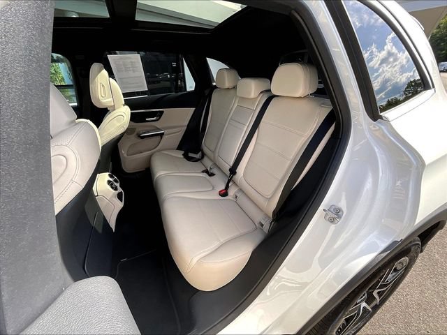 Used 2026 Mercedes-Benz GLC 300 4MATIC image 24