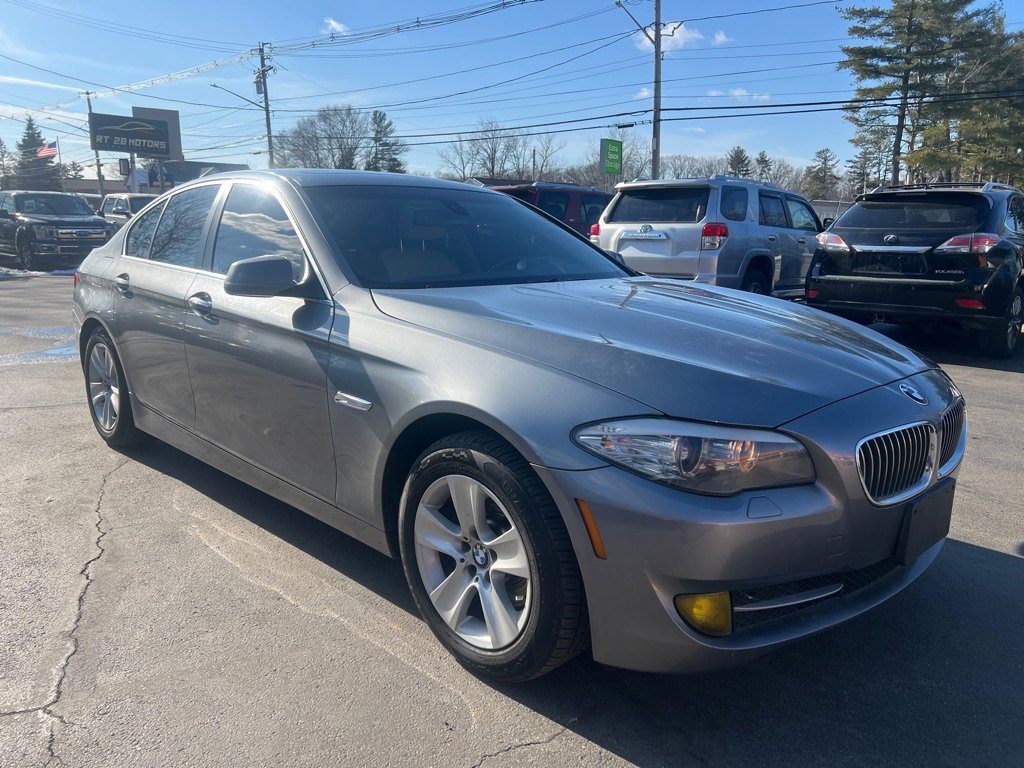 Used 2011 BMW 528i Sedan RWD image 6