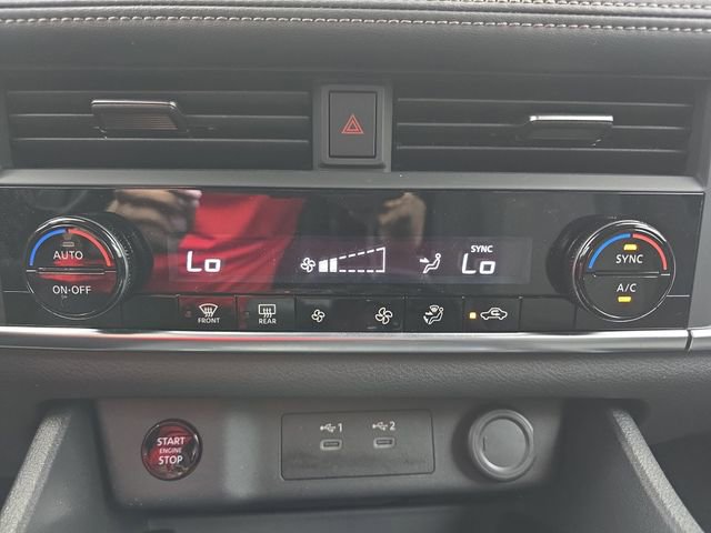 Used 2025 Nissan Rogue SV FWD image 31